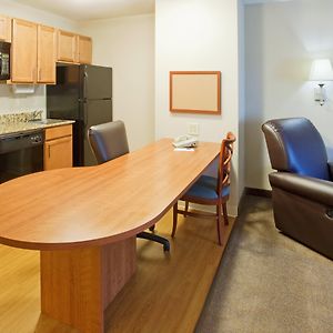 One-Bedroom Queen Suite